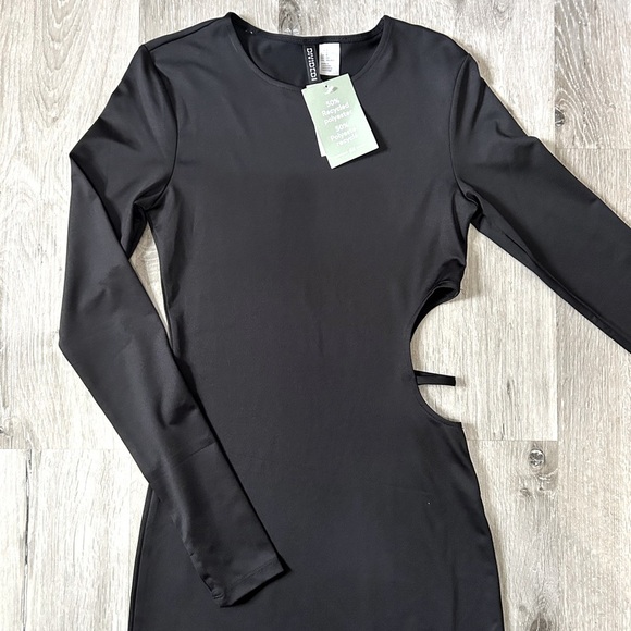 Divided Dresses & Skirts - NEW Divided by H&M Long Sleeve Body Con Dress